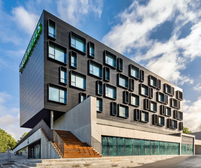 B&B HOTELS, the first hotel chain certified on sustainability (anglais)